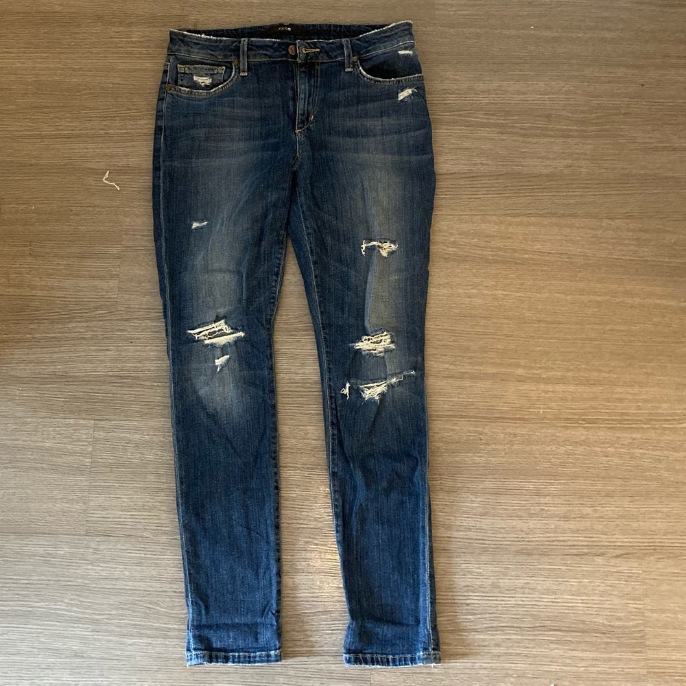 Joe’s Jeans distressed mid-rise boyfriend